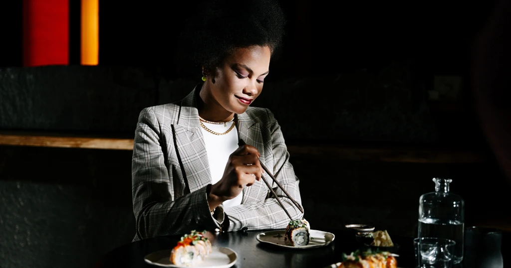 Solitude vs. Loneliness: The Psychology of Eating Alone