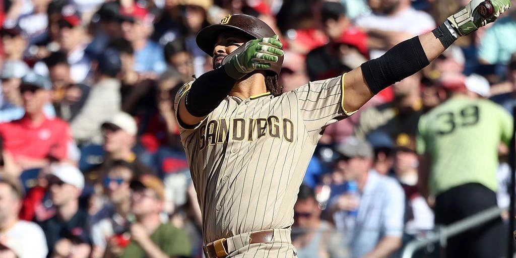 Tatis Jr. Ends 207 At-Bat Home Run Drought with 451-Foot Blast