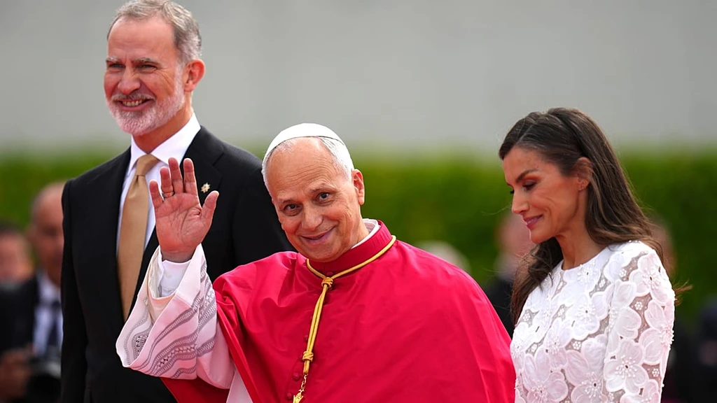 Pope Leo XIV Calls for National Reconciliation on First Day in Spain