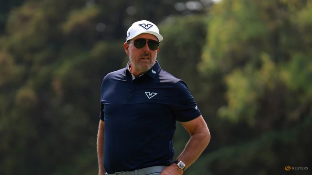 Phil Mickelson to Skip Masters Amid Family Health Crisis