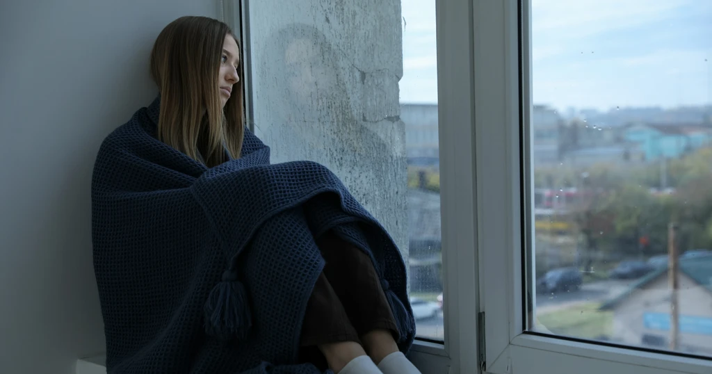 Dusk Melancholy: Ancient Brain Patterns Drive Evening Sadness