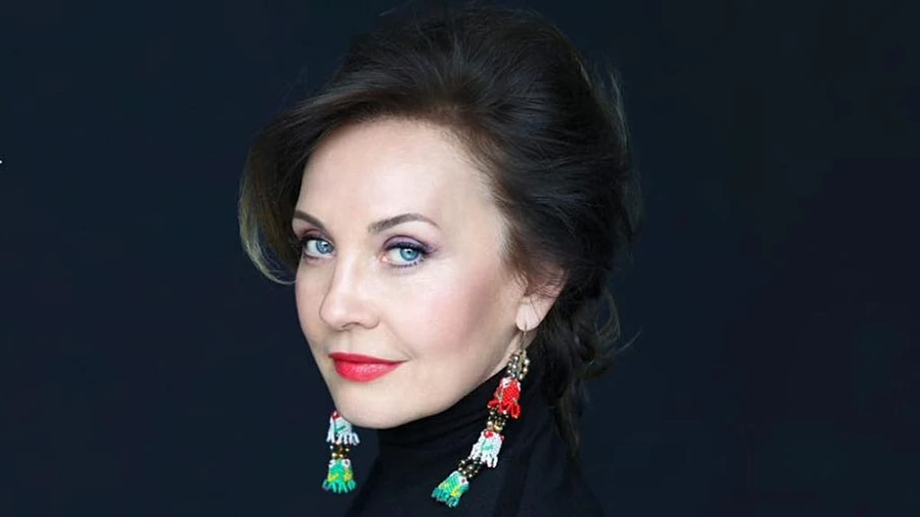 Soprano Andrea Rost Trades Opera Stage for Hungarian Politics