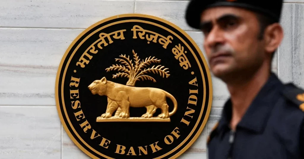 RBI Revives Pre-Market Intervention to Stem Rupee's Slide