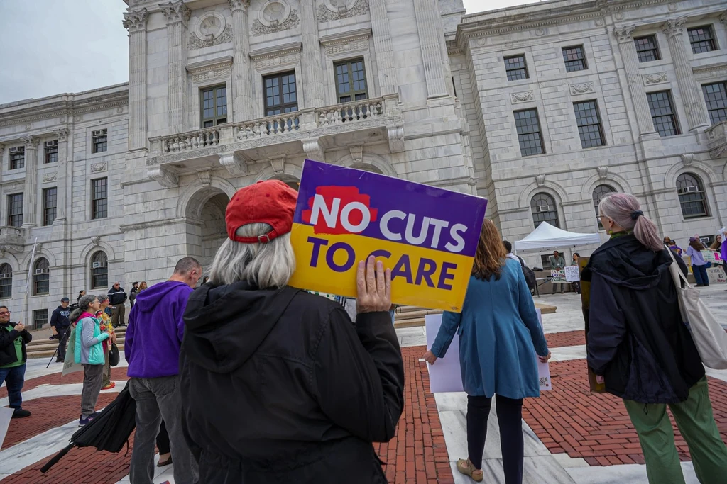 Middle-Aged Americans Delay Care Amid ACA Subsidy Expiry