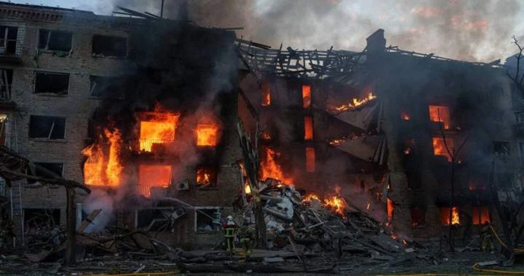Russia Strikes Kyiv with Hypersonic Missile: 2 Dead, 83 Wounded