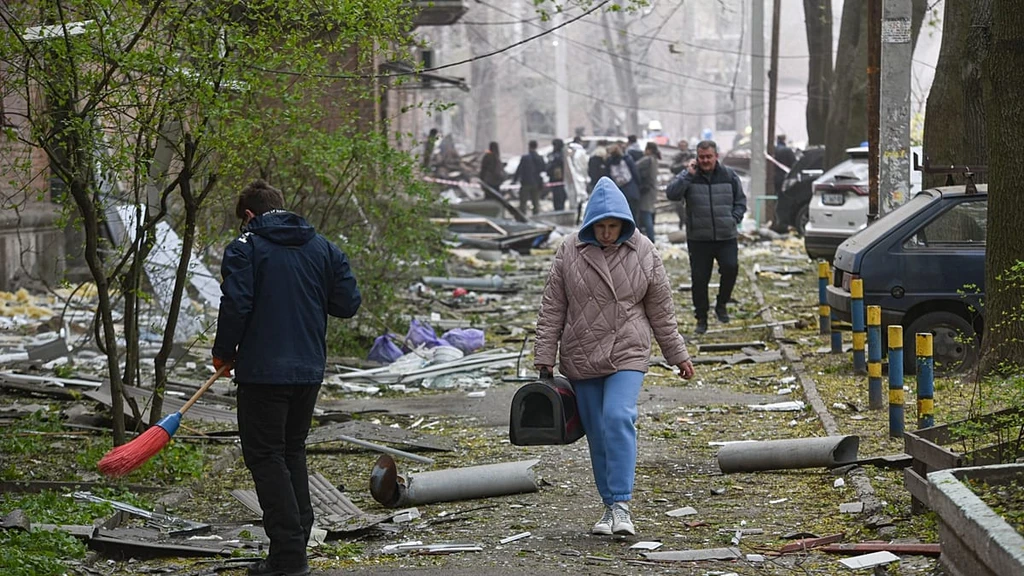 Russia's Massive Overnight Strikes Kill Seven in Ukraine, Damage Romanian Property