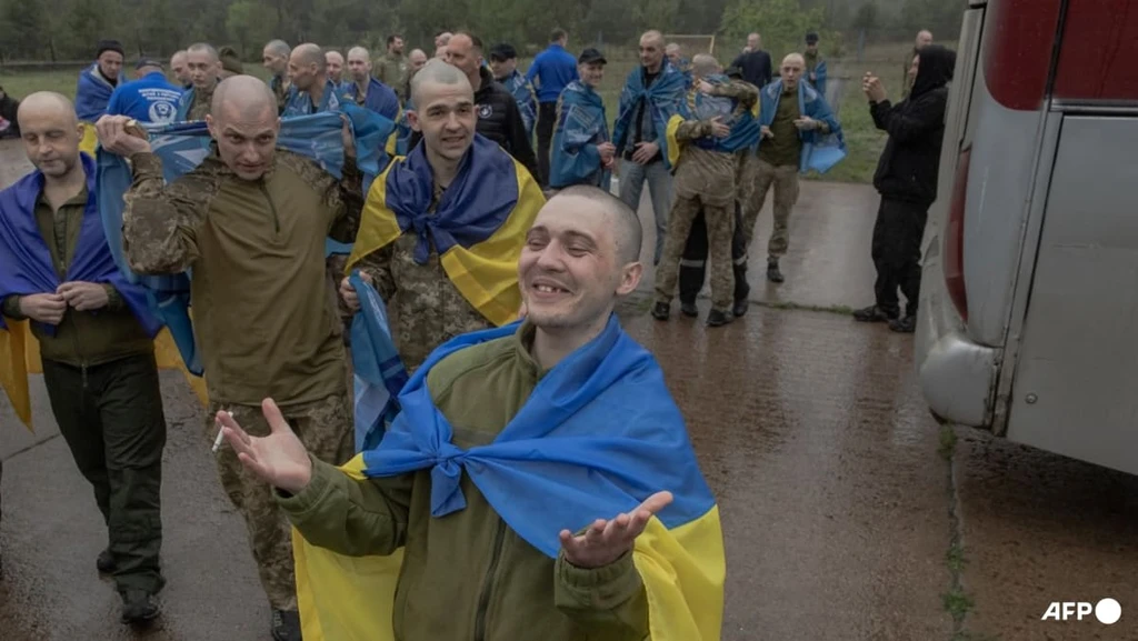 Russia and Ukraine Exchange 205 POWs Each in First Phase of Larger Swap