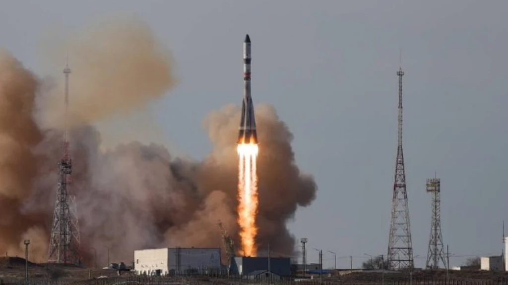 Russia Reopens ISS Gateway, US Tests Missiles Amid Launch Shifts