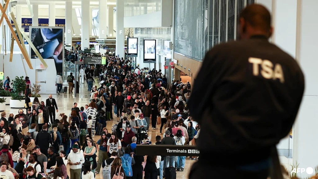 ICE Agents Deploy as TSA Workers Go Unpaid