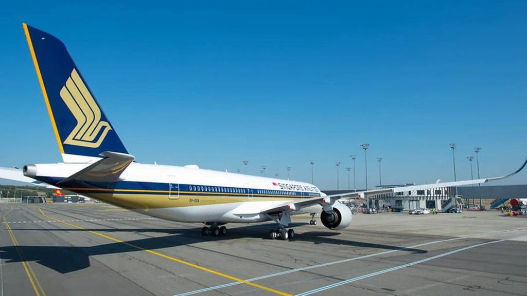 Singapore Airlines to Equip Select Fleet with Starlink Broadband by 2027