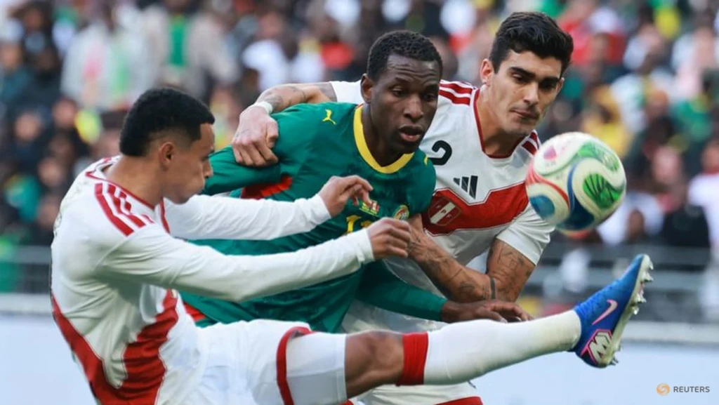 Senegal Defiantly Displays Afcon Trophy Before Beating Peru