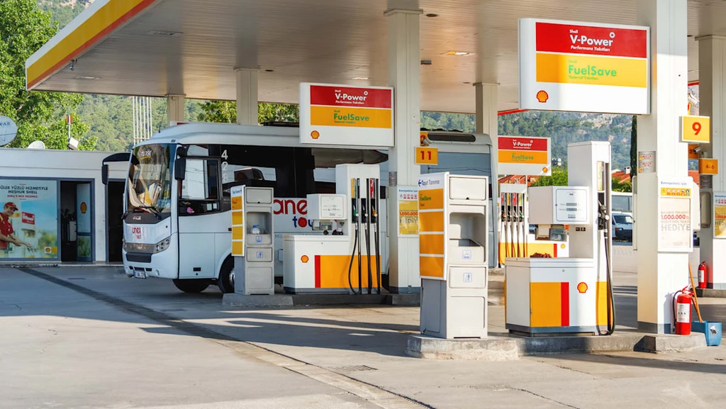 Singapore Businesses Crushed by Diesel Prices Surging Past $4 Per Liter