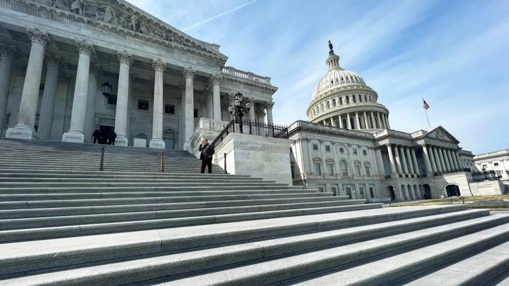 U.S. Senators Propose Stablecoin Yield Framework Amid Industry Pushback