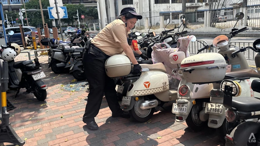 Shenzhen's E-Scooter Ban Disrupts City Ahead of APEC Summit