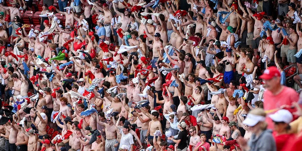 Cardinals' Ivan Herrera Walks Off Pirates, Salutes Shirtless Mob at Busch Stadium