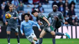 Australian Midfielder Robertson Reaffirms Commitment to Socceroos