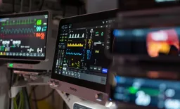 AI Antibiotic Advisor Shows Promise but Remains Unsafe for Clinical Use