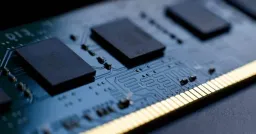 Apple Lobbies US for Permission to Buy Chips from Pentagon-Blacklisted Chinese Firm