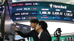 Asian Stocks Climb Amid Trump's Iran U-Turn