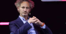Palantir CEO Slams AI Industry’s ‘Tokenmaxxing’ Model, Warns of Enterprise IP Theft