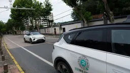 Driverless Taxis Stop Mid-Traffic in China