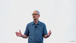 Tim Cook Steps Down as Apple CEO; John Ternus Takes Helm Amid AI Shift