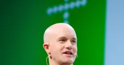 Coinbase CEO Accuses Banks of Sabotaging Trump's Crypto Agenda