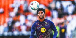Barcelona Plan Pre-World Cup Talks for Permanent Marcus Rashford Deal