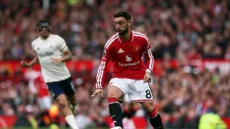 Fernandes Ties Assist Record as Man United Edges Forest 3-2