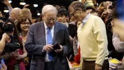 Warren Buffett Shifts Giving Strategy, Cites Children's Readiness and Gates' Epstein Ties