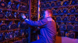 Bitcoin Hashrate Drops for First Time Since 2020 as Miners Shift to AI
