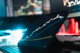 Bitcoin Returns to $60,000, But Institutional Sentiment Has Reversed