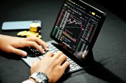 Bitcoin Slides Toward $75K as Oil Surges on Iran War Fears