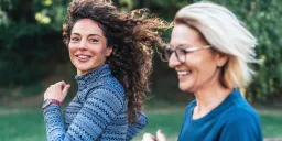 Fast Walking in Seniors Linked to Sharper Brains After 80