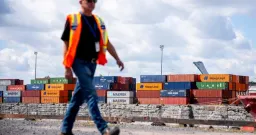 Canada Posts First Trade Surplus in Six Months, Led by Gold and Oil