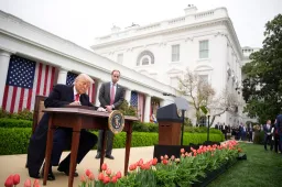 Conservative Economics at a Crossroads: The Battle for Its Future