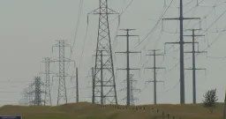 Alberta Faces Electricity Crunch Amid AI Data Centers and Grid Uncertainty