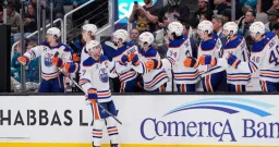 McDavid's Hat Trick Powers Oilers to First Place