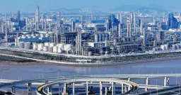 China Directs Sinopec to Maintain Fuel Output Amid Iran Oil Squeeze