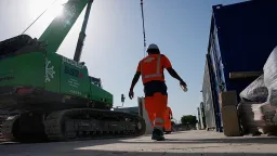 European Trade Unions Demand World Cup-Style Cooling Breaks Amid Record Heat