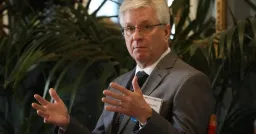 Fed Governor Waller Challenges Trump Rate Cut Push on His Own Terms