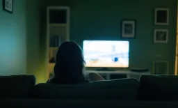 19-Year Study Reveals: Passive TV Watching Ups Dementia Risk