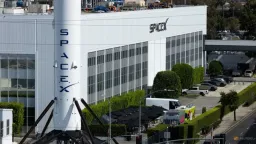 SpaceX Secures $20 Billion Loan Ahead of Landmark IPO