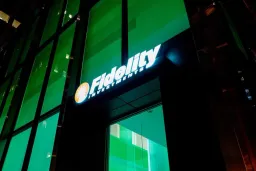 Fidelity Enters Stablecoin Reserve Market Amid GENIUS Act Mandates