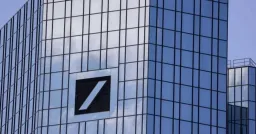 Deutsche Bank Lowers Gold Price Forecast by 22% Amid US Policy Uncertainty