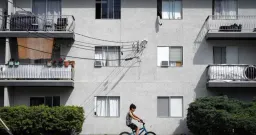 Heat Wave Strains Power Grids, Experts Warn of Cascading Failures