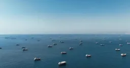 Iran Strikes Near Hormuz Trigger US Response, Rattle Crypto Markets