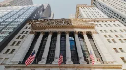 Tech Stocks Tumble: IBM, DoorDash Lead Declines Amid AI and Trade Fears