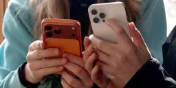 Unlock Hidden Smartphone Flashlight Features: iPhone & Samsung Power-Ups