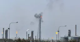 Iran Strikes Kuwaiti Refinery Amid Escalating Gulf Conflict